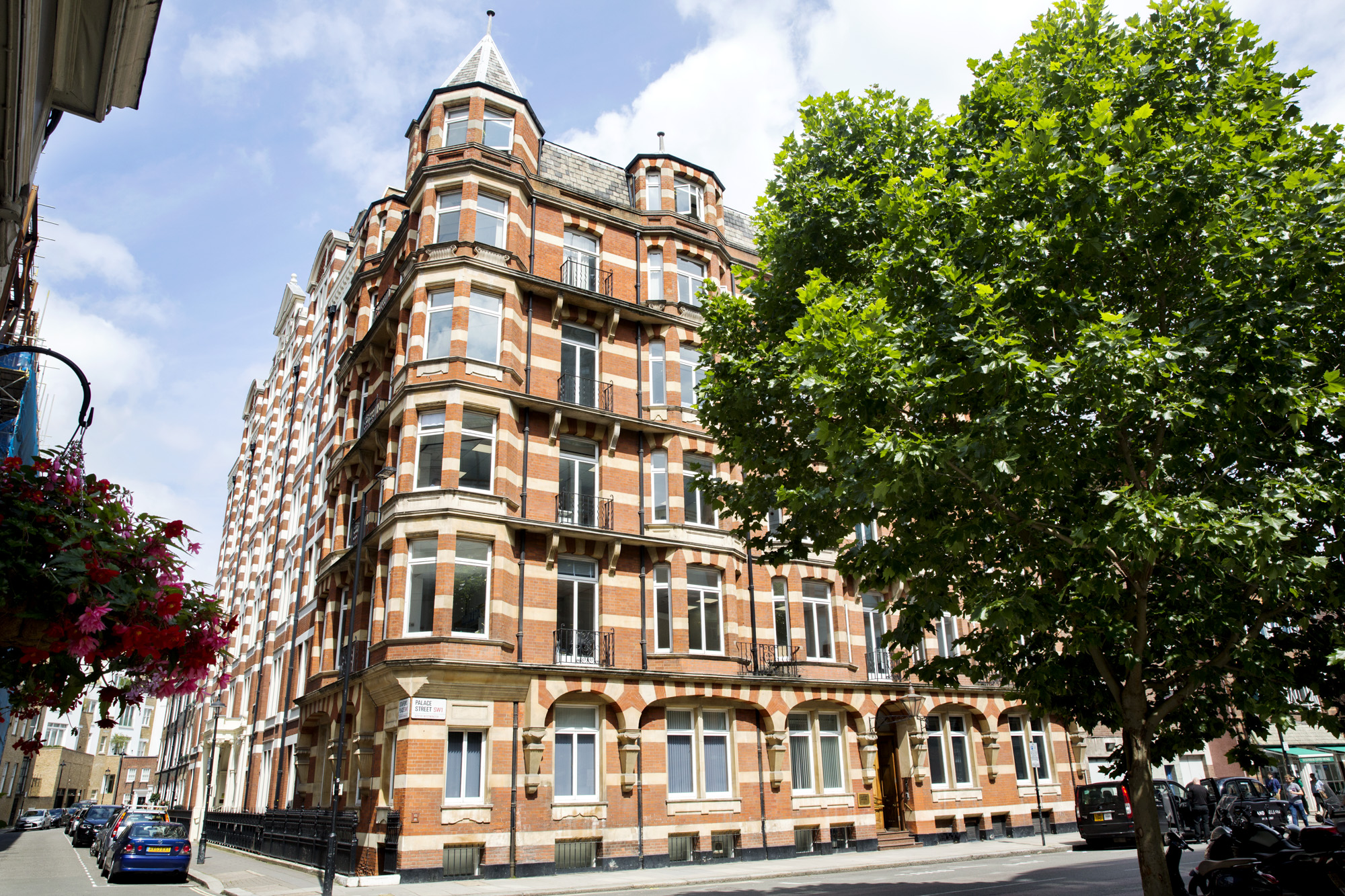 London Victoria Palace Street